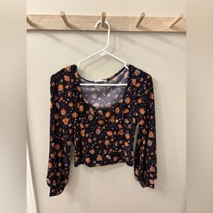 M Women’s cropped long sleeve top